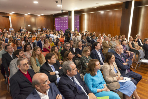 Más de 130 personas asisten, en Paterna, al concierto de Farmamundi solidario por Ucrania